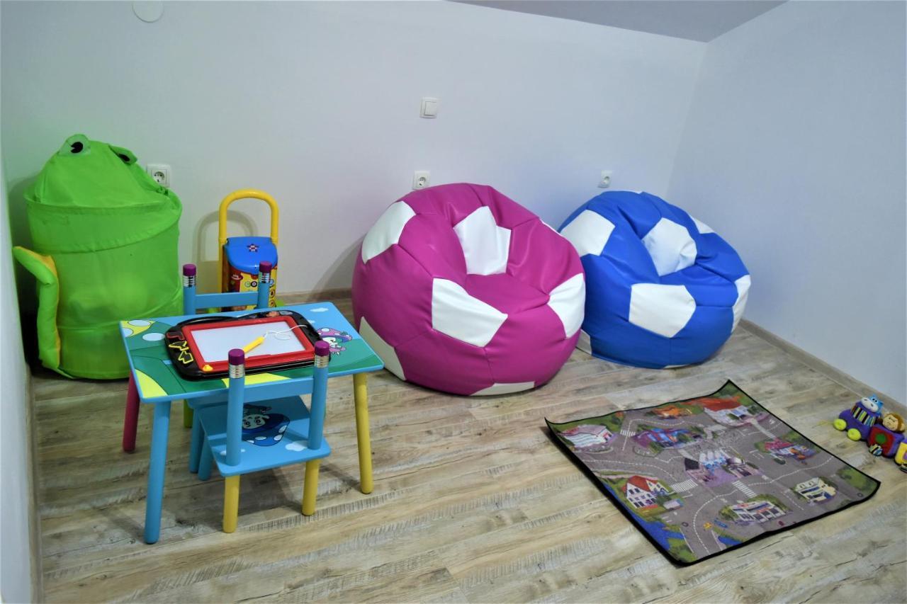 Guest House Tonka Otocac Bagian luar foto