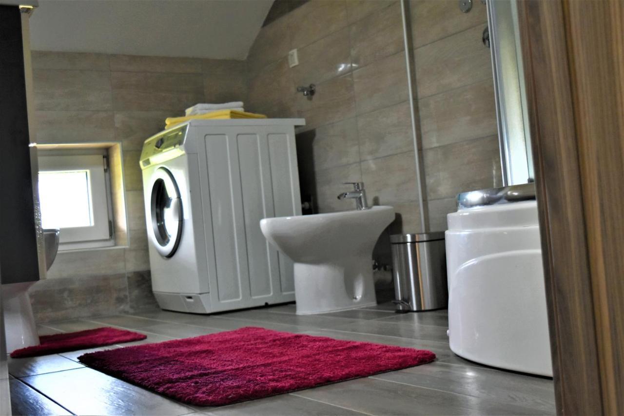 Guest House Tonka Otocac Bagian luar foto