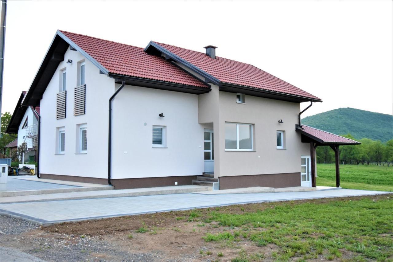 Guest House Tonka Otocac Bagian luar foto